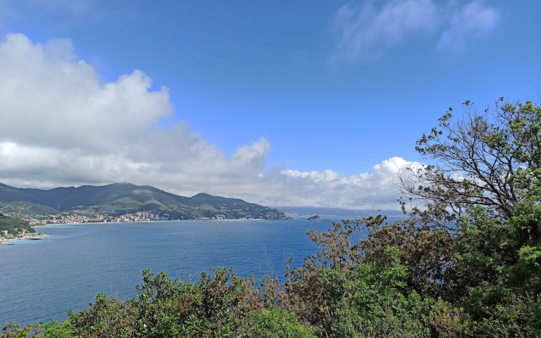 Two days of walking among the peaks of western Liguria