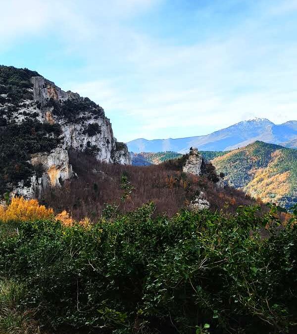 Hiking on May 1st, Grotta Strapatente and Rock Engravings