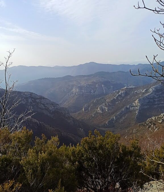 Prati Peglia starting from the caves of Toirano and arriving to San Pietro ai Monti