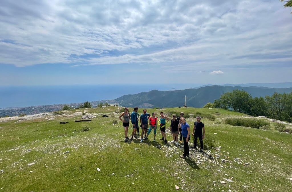 WEST TREKKING ON THE SEA