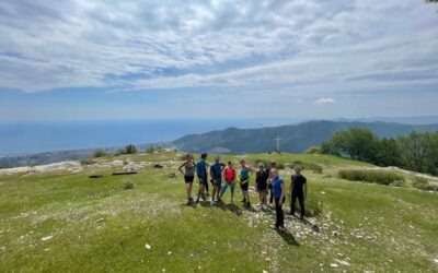 WEST TREKKING ON THE SEA