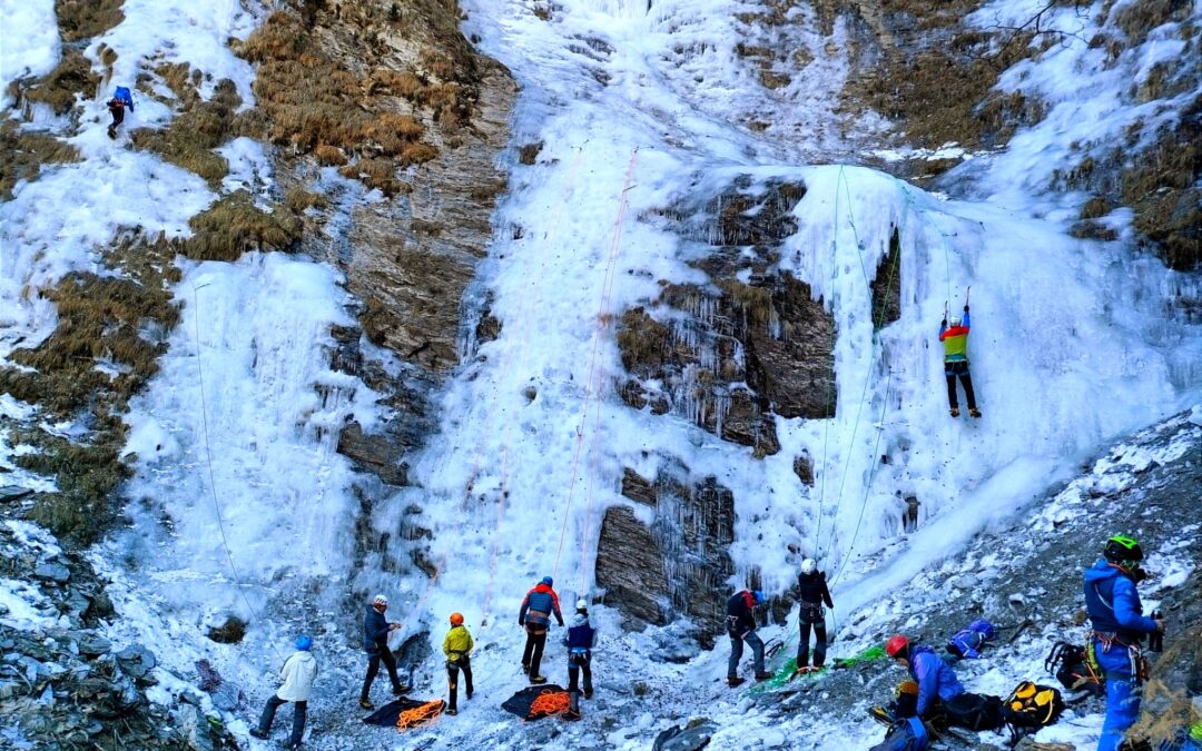 Corso Arrampicata su Ghiaccio 2025